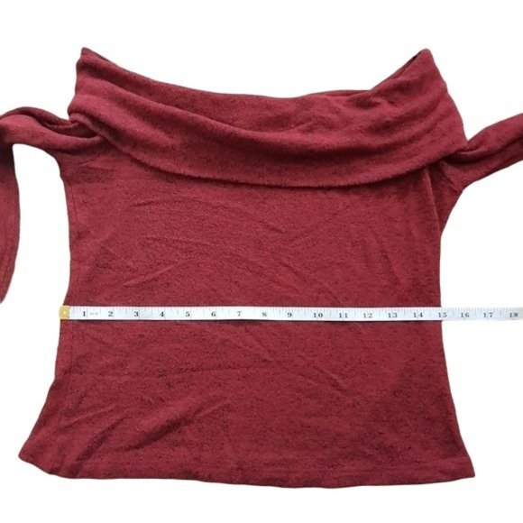 Popular 21 Red Off the Shoulder Sweater - Picture 7 of 10
